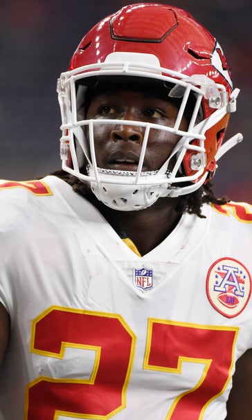 Browns sign former Chiefs RB Kareem Hunt